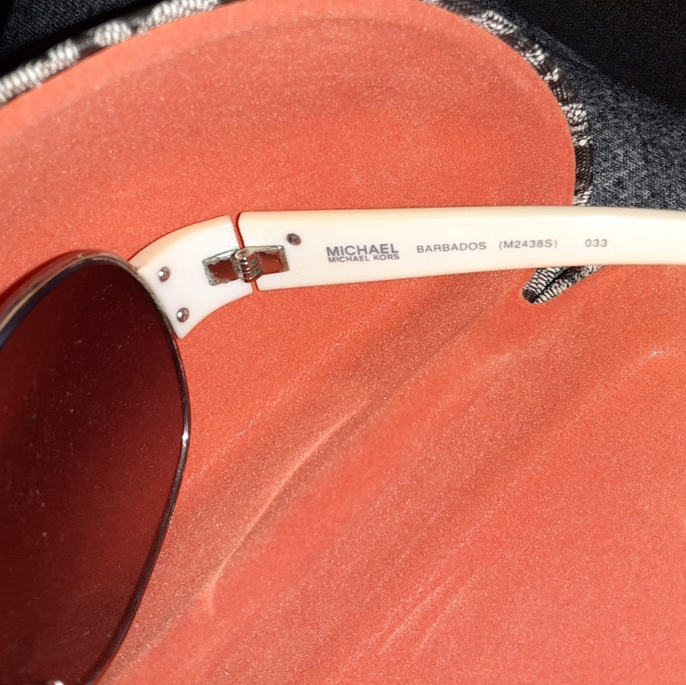 LADIES SUNGLASSES BY MICHEAL KORS - Picture 5 of 6